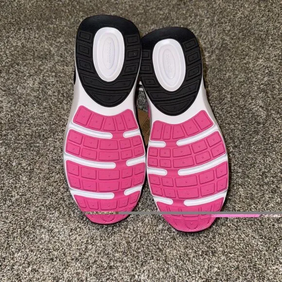 Size 5Y- Nike Air Max Nova Pink
